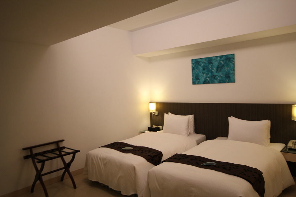 Fish Hotel Hualien Extérieur photo