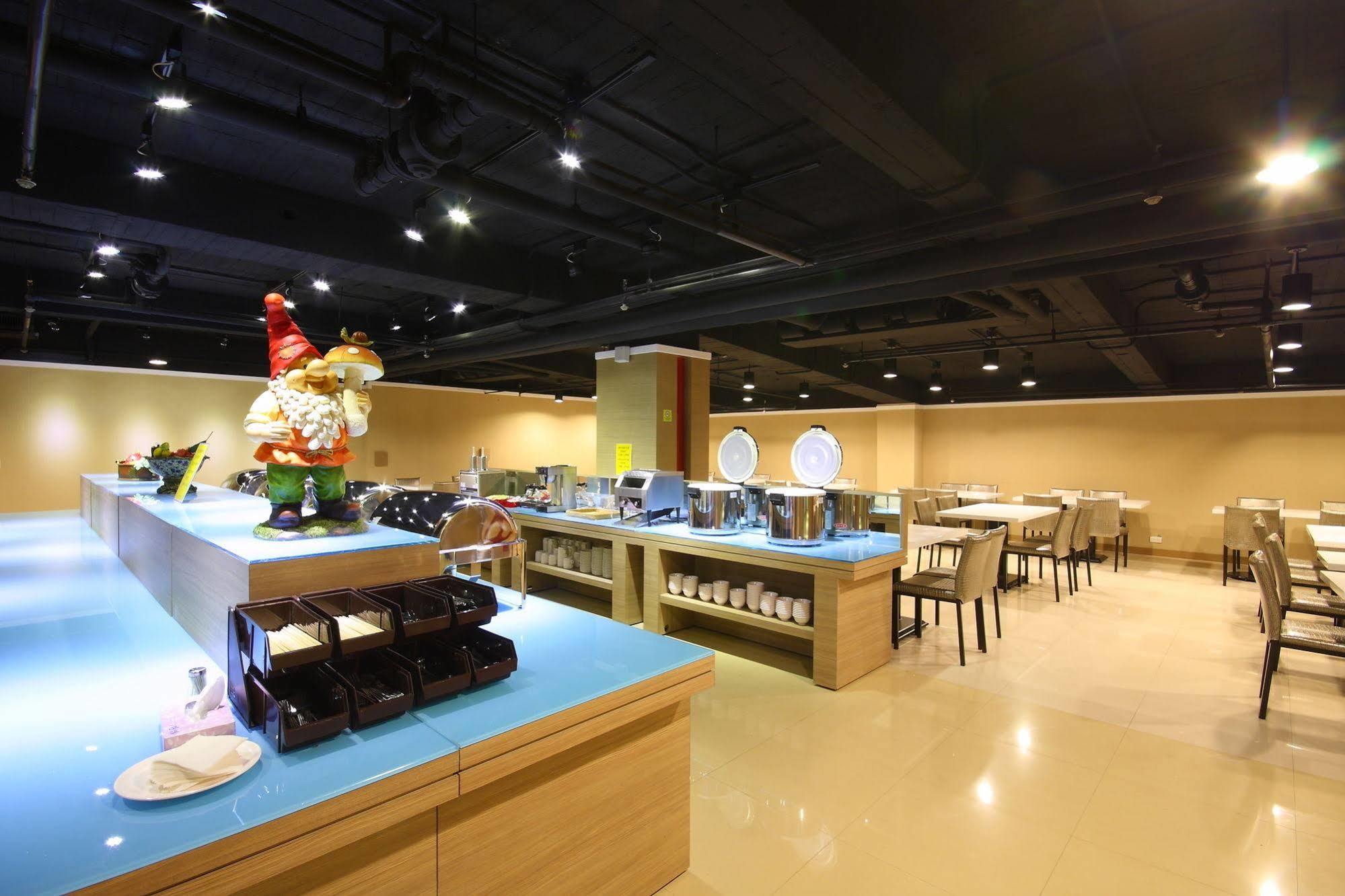 Fish Hotel Hualien Extérieur photo